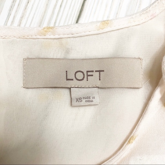 🌸🌼EUC Loft Cream Ruffled Cap Sleeve Top - Picture 8 of 9